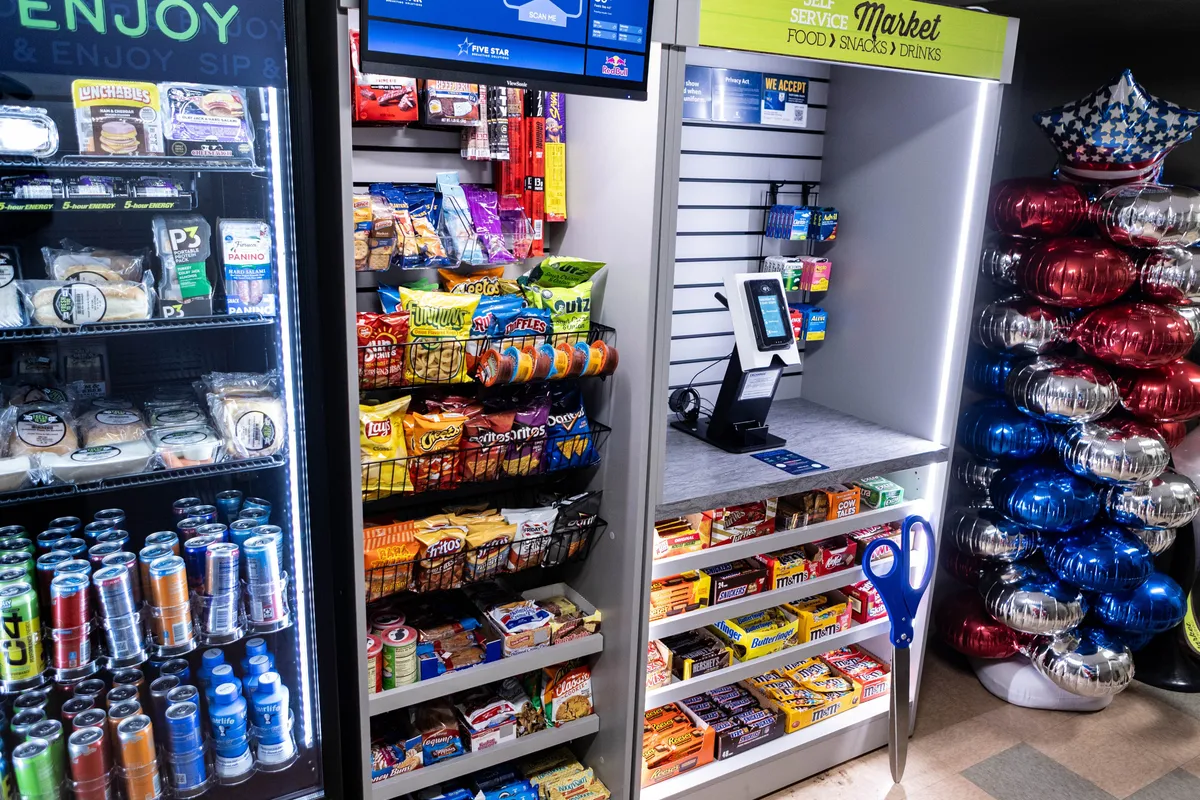 Mini Market - Photo 2