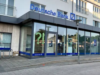 Deutsche Bank - Photo 2