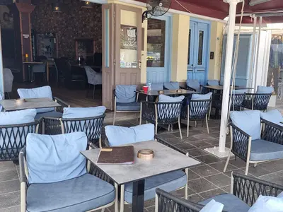 Sail Café - Photo 1