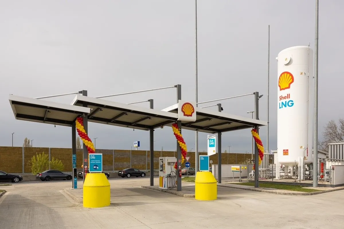 SHELL - Photo 1