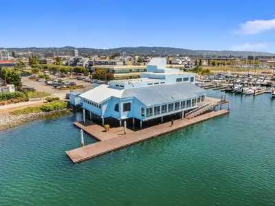 Eve's Waterfront - Photo 2