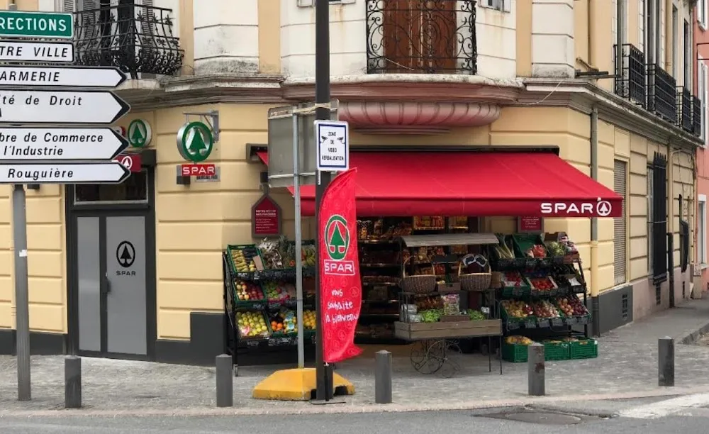 Spar - Photo 1