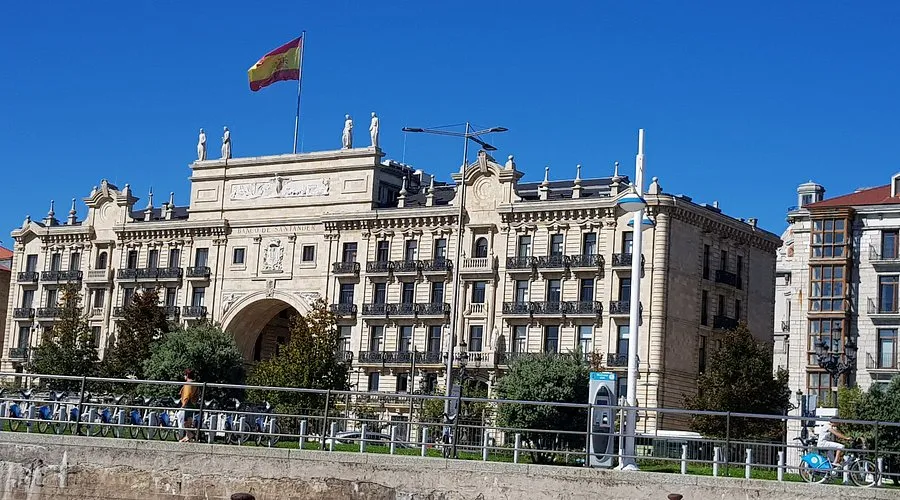 Banco Santander - Photo 2