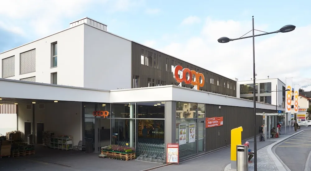 Coop - Photo 1