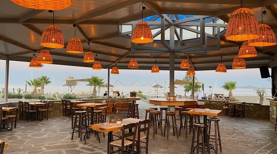 Ostria Cocktail Bar - Photo 2