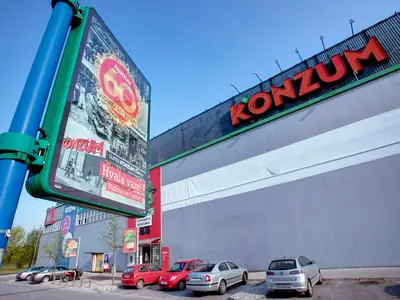 Konzum - Photo 2