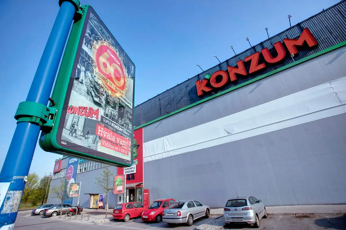 Konzum - Photo 2