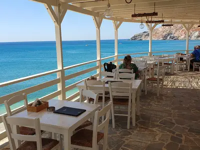 Pelagos beach bar taverna - Photo 2