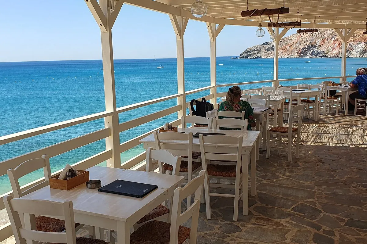 Pelagos beach bar taverna - Photo 2