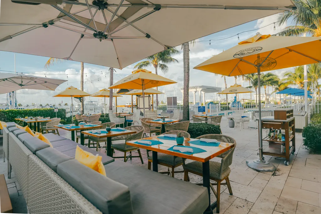 Yellowfin Bar & Kitchen - Photo 2