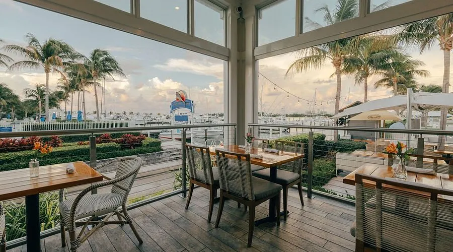 Yellowfin Bar & Kitchen - Photo 4