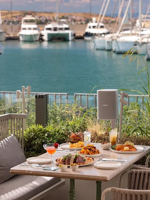 Divan Pub Ayvalık - Photo 2