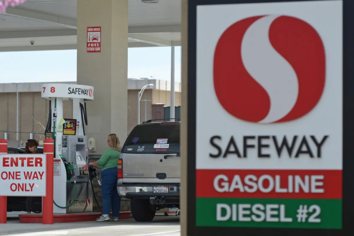 Safeway Fuel Station - Photo 3