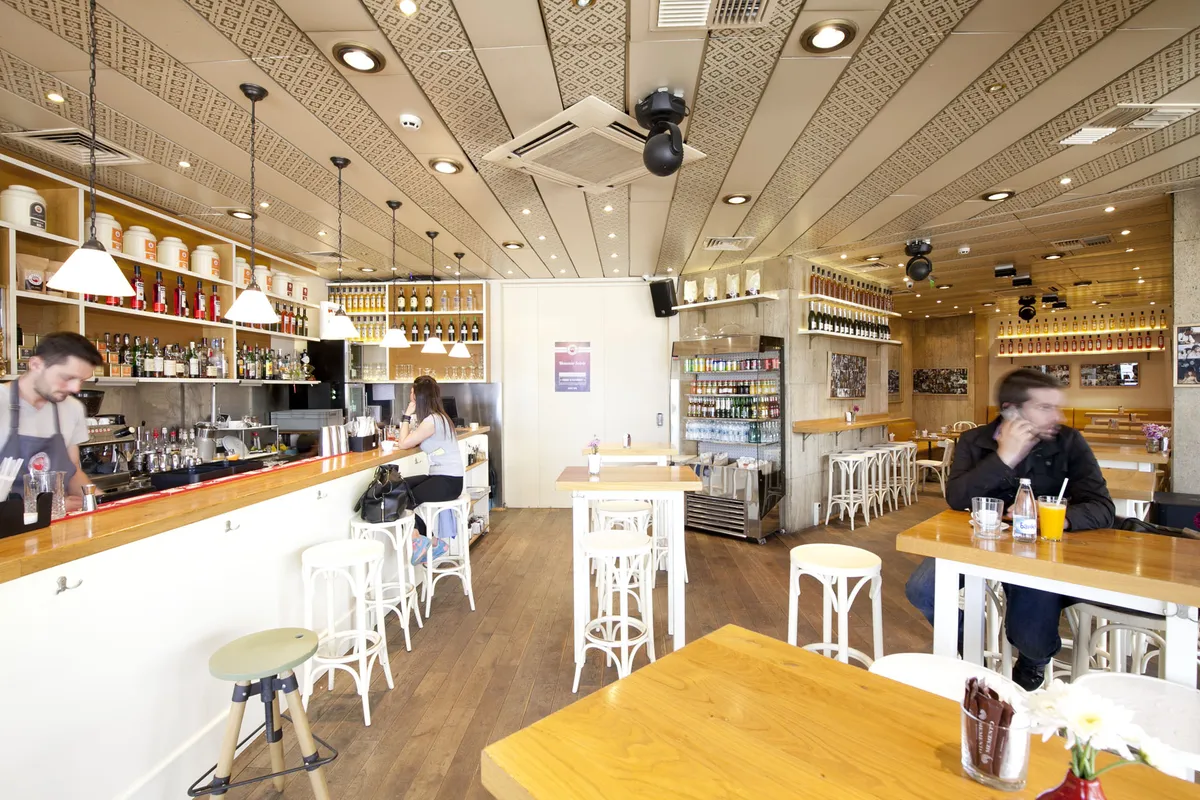 Café Memento - Photo 4