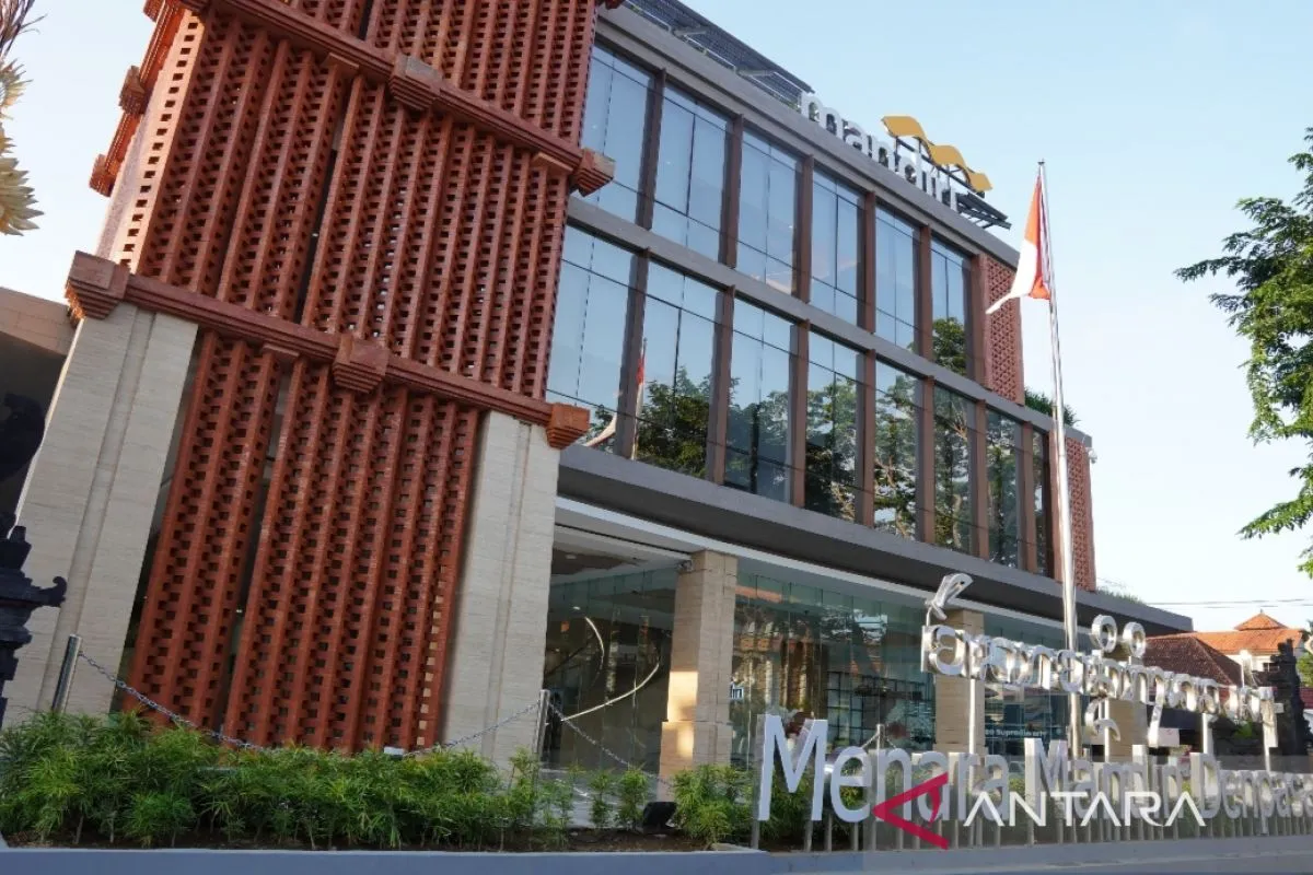 Bank Mandiri - Photo 2