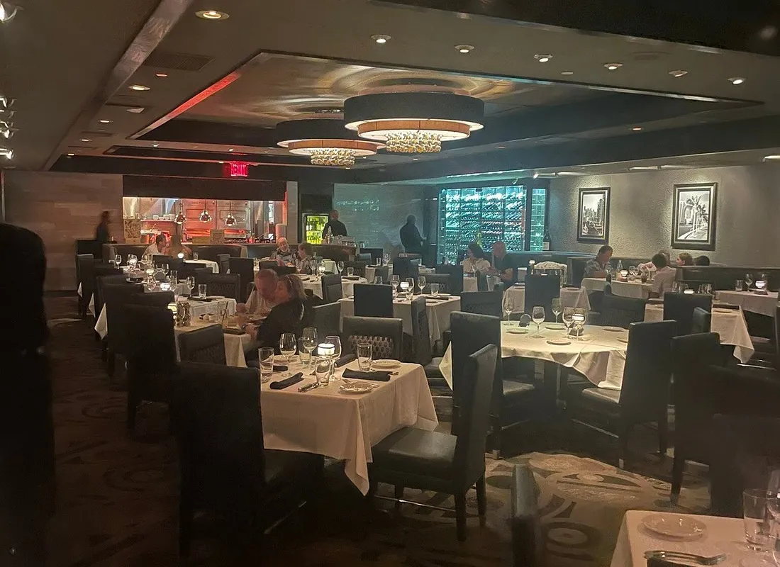 Morton's The Steakhouse - Photo 4