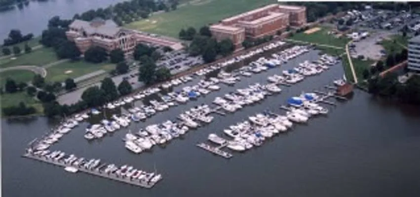 Fuel Dock - Photo 2