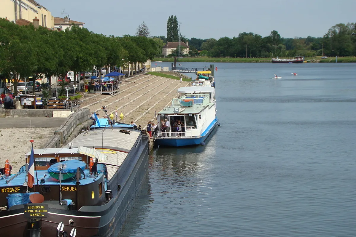 Fuel Dock - Photo 2