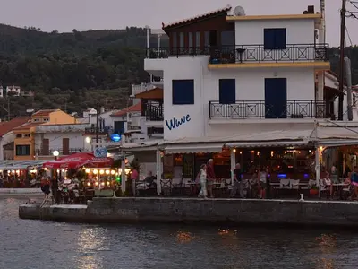 Marina Café Restaurant - Photo 1
