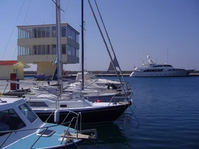 Marina Gas Station - Photo 2
