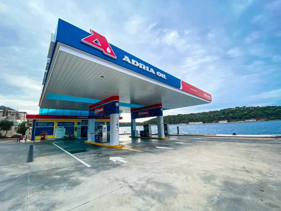 Adria Oil - Photo 3