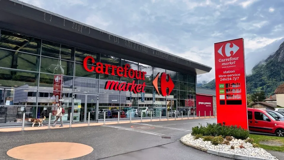 Carrefour - Photo 3